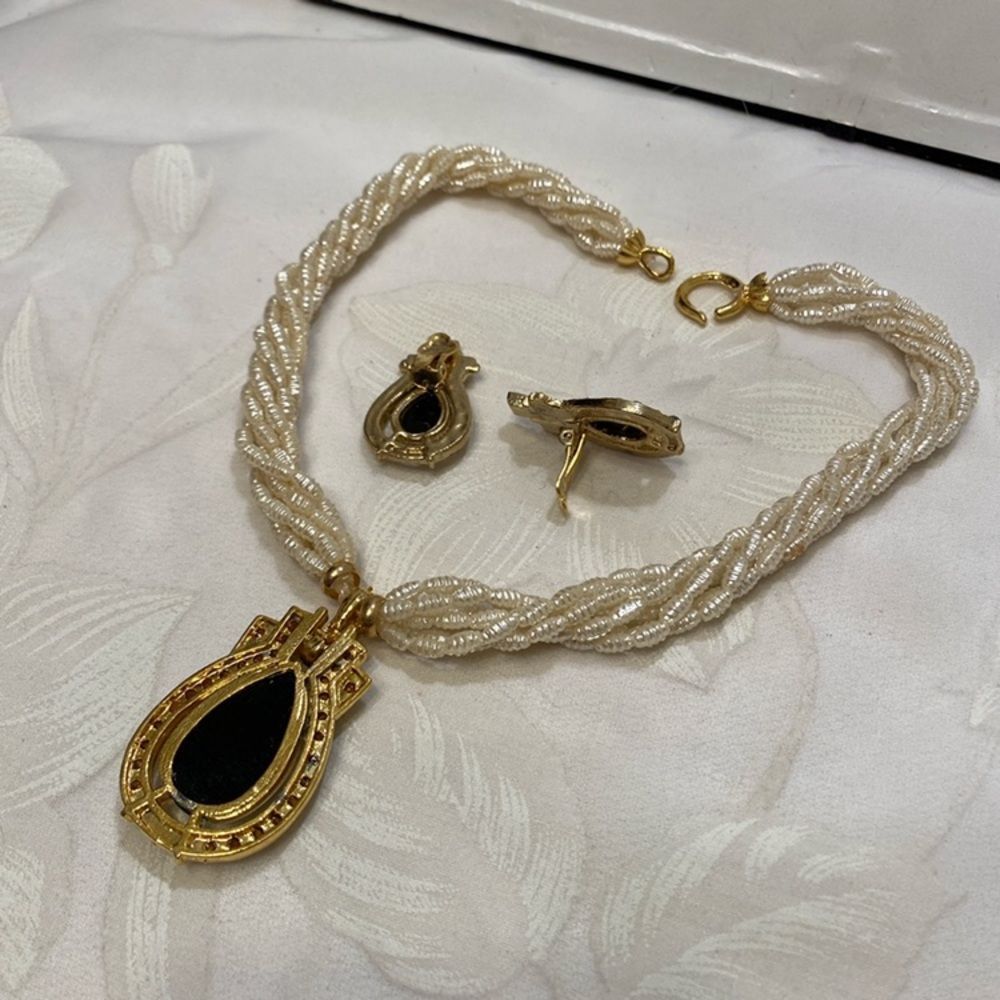 Vintage Multi Strand Pearl Choker Necklace And Earrings - Picture 4 of 12